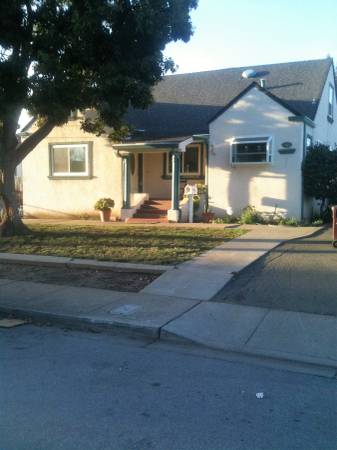 Front of Alpha Omega Sober Living house 
              in Hayward, CA. East Bay 12-steps recovery hslf-way house SLE for men.